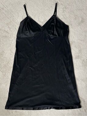 Vintage Vanity Fair 70s 80s Boudoir Full Slip Dress Antron III Nylon Size 42